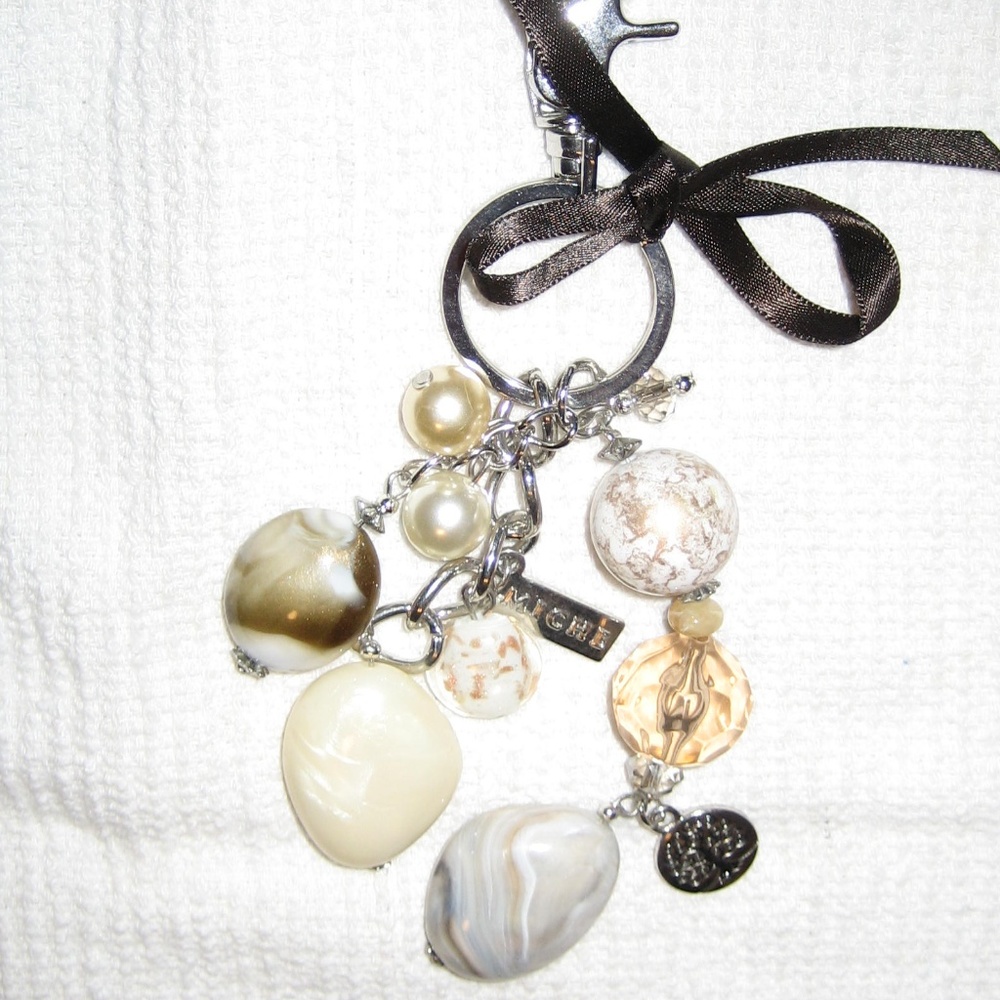 MICHE PURSE CHARM & KEYCHAIN BARELY USED